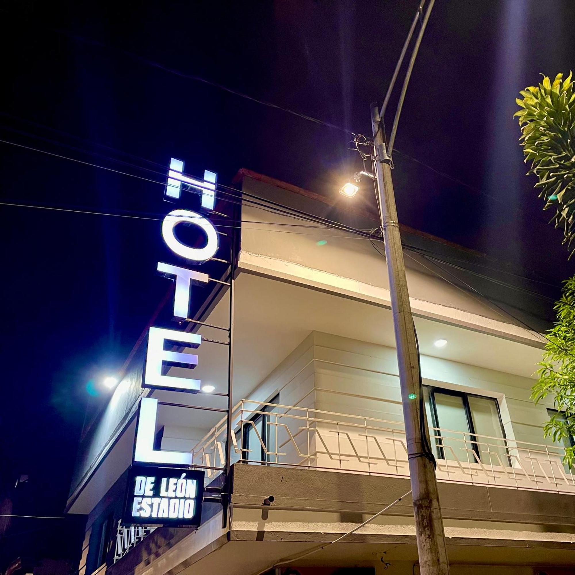 Hotel De Leon Estadio Medellin Exterior photo